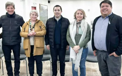 TOTAL DONA 100 SILLAS PARA EL MUSEO VIRGINIA CHOQUINTEL